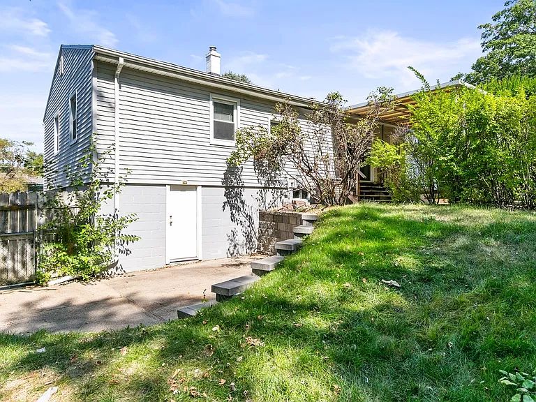 7517 Spring St — Photo 28