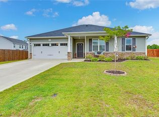 850 Roanoke Dr, Raeford, NC 28376