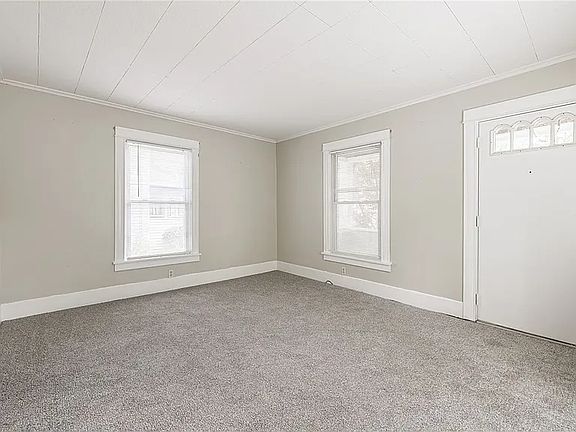 3rd image of 388 Eaton Rd