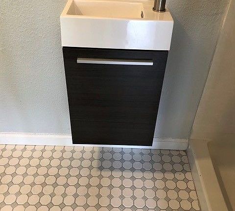 5th image of 315 1/2 E Elm St APT 6