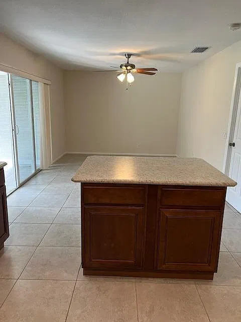 2 bed, 2.0 bath, 1751 sqft, $2,900 — Photo 4