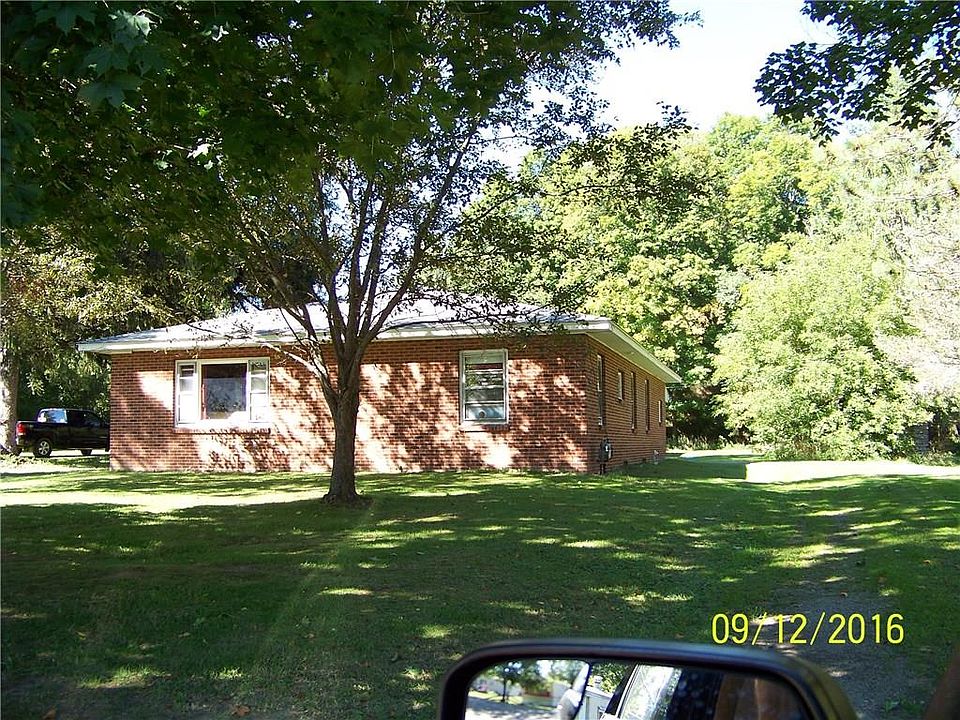 1st image of 221 E Main St