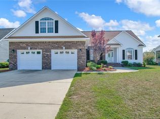 5217 Pride Ln, Hope Mills, NC 28348