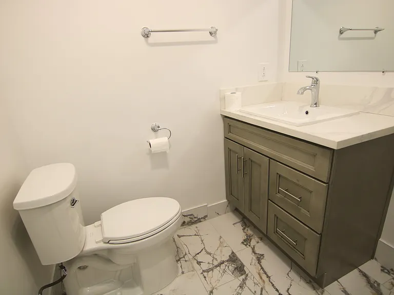 1st Floor Bathroom