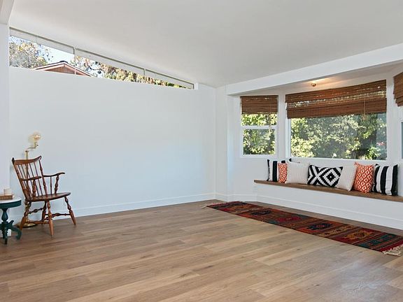 5th image of 1190 Forest Ave