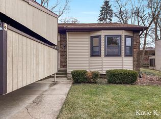 2677 Chatham Woods Dr SE, Grand Rapids, MI 49546