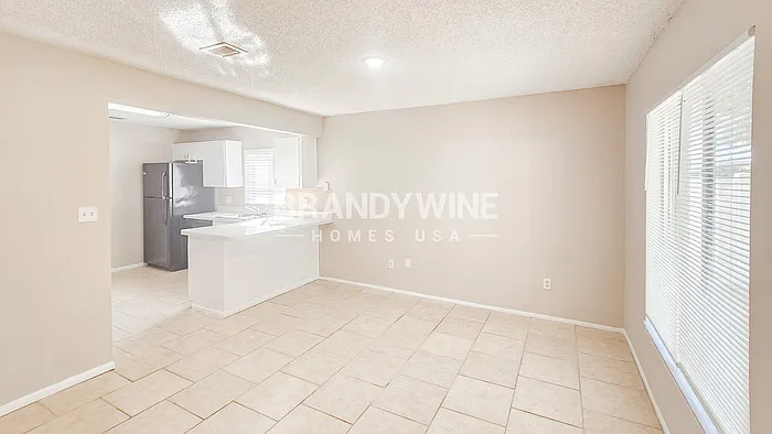 28305 International Ct — Photo 13