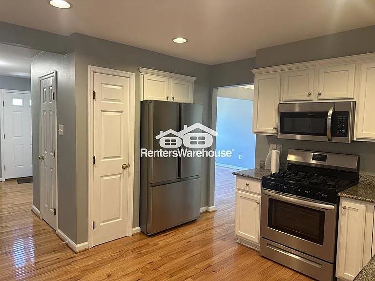 5613 Harvey Ct — Photo 10