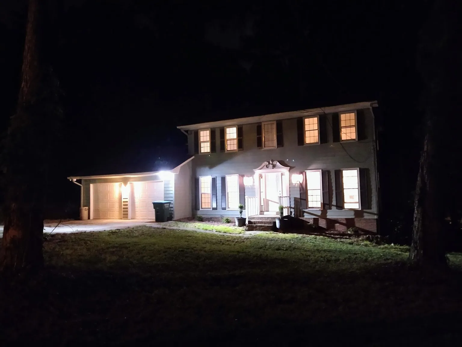 4 bed, 2250 sqft, $4,350 — Photo 4