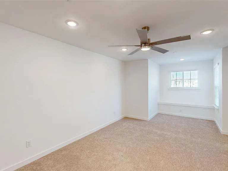 2916 Elle Dr — Photo 25