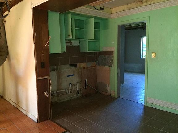 4th image of 4804 Irvington Ave