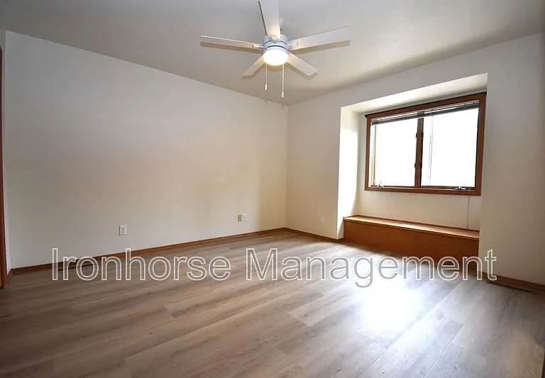 1712 W Olive St #46 — Photo 14