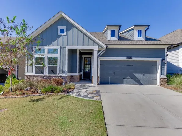 6968 River Rock Dr, Flowery Branch, GA 30542