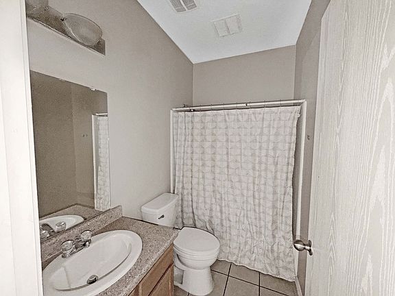 4th image of 2016-2028 E Arbors Ave #2024