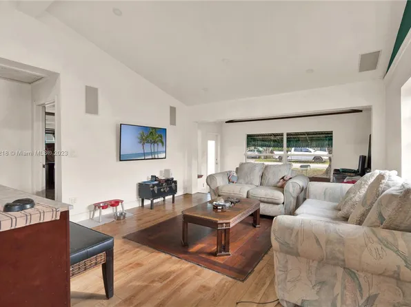 2531 Thomas St, Hollywood, FL 33020