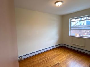 32-81 38th St #2RR, Astoria, NY 11103