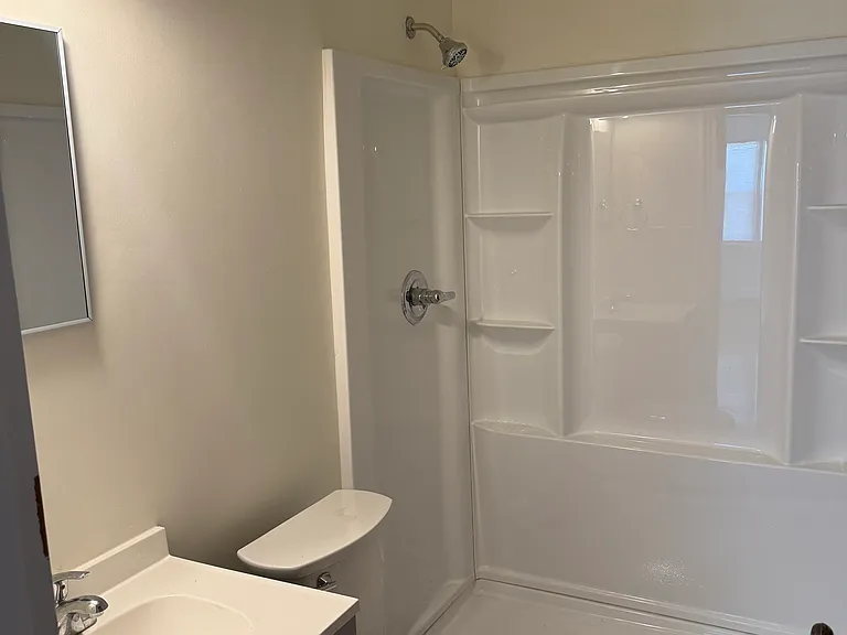 944 Highland Park Dr — Photo 1