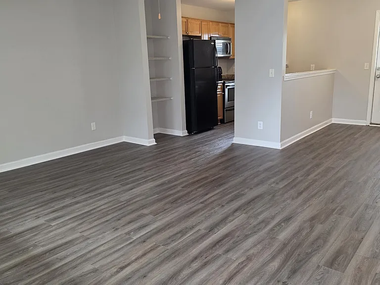 132 Neva Ave — Photo 2