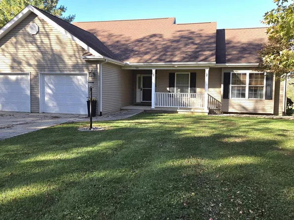 588 8th St, Saint David, IL 61563