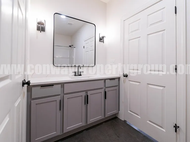 1948 Cambridge Village Dr — Photo 3