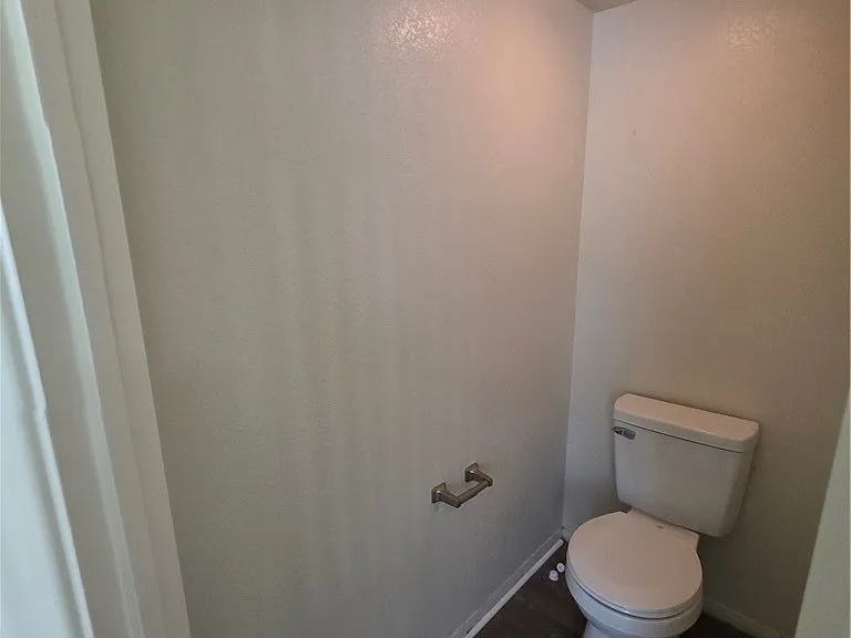 8008 Dover Shores Ave — Photo 74