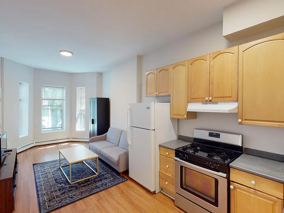 96 Hammond St #3