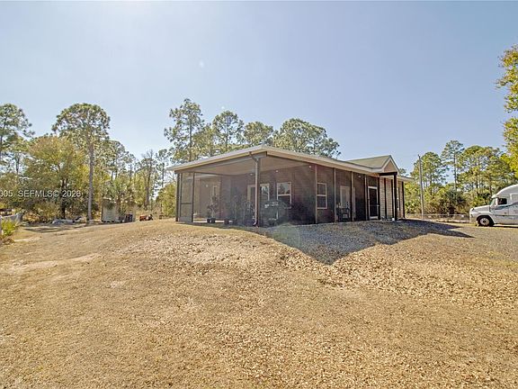 5th image of 524 Horse Club Ave