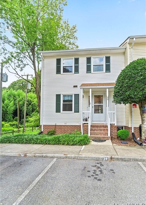 1st image of 38 Bromley Dr