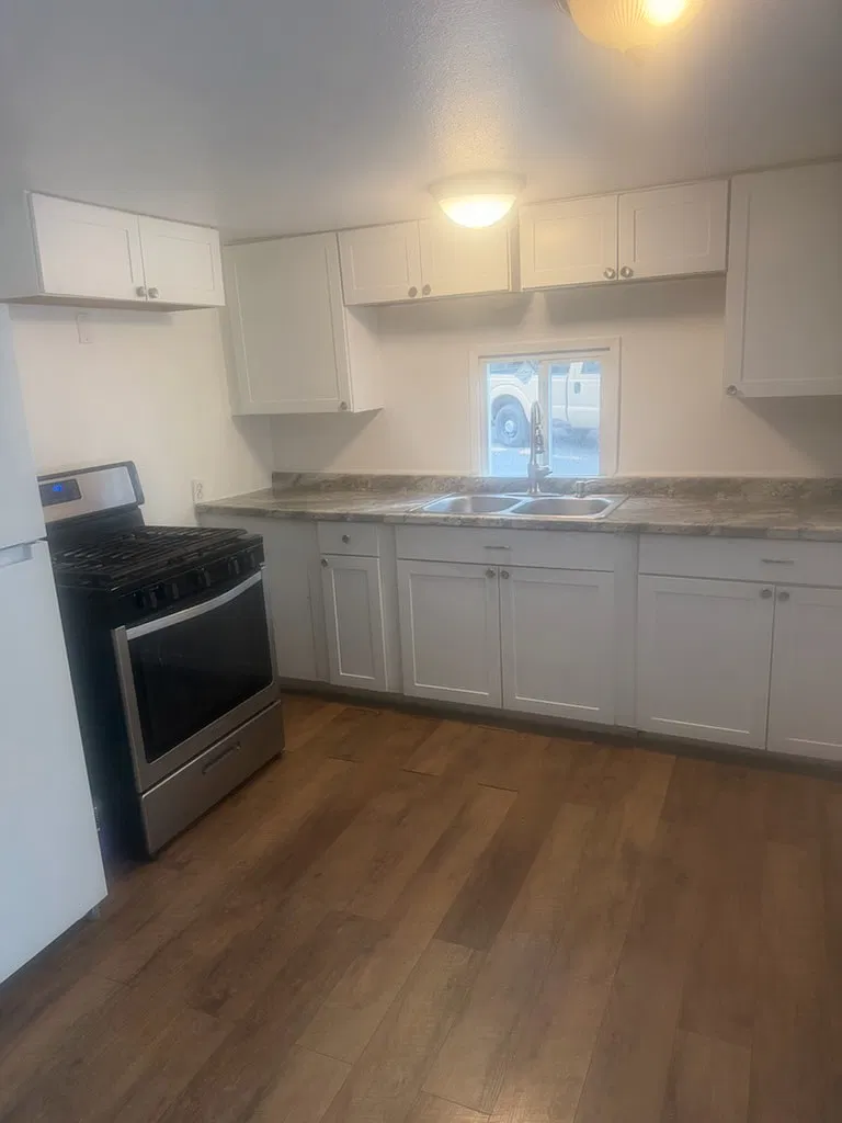 2 bed, 1200 sqft, $1,900 — Photo 2