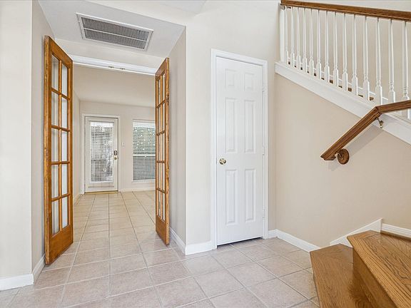 4th image of 2626 Commonwealth St