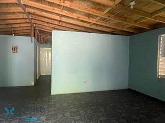 2nd image of 187 Calle 1