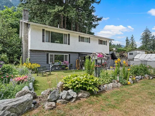 300 Robertson Cres, Hope, BC V0X 1L4