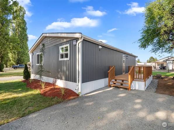 380 E Pole Road #2, Lynden, WA 98264