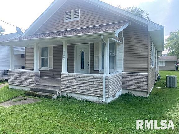3rd image of 802 E Lindell St