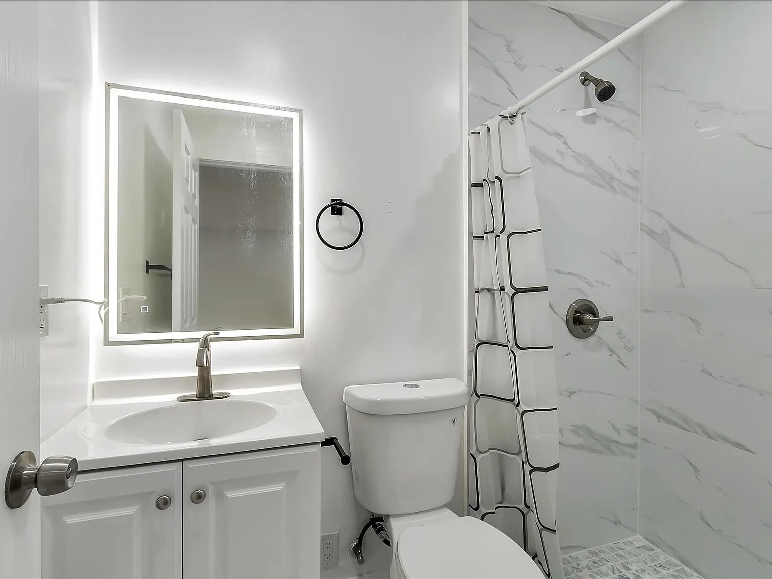 Studio, 250 sqft, $1,599 — Photo 1