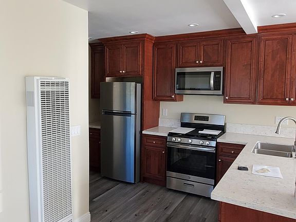 5th image of 213 Wesley Ave