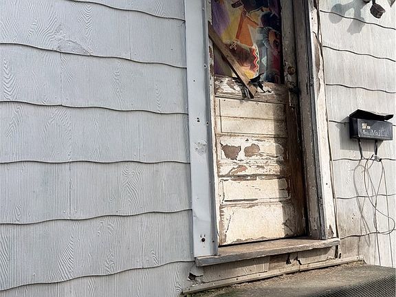 3rd image of 1706 Orchard Ave