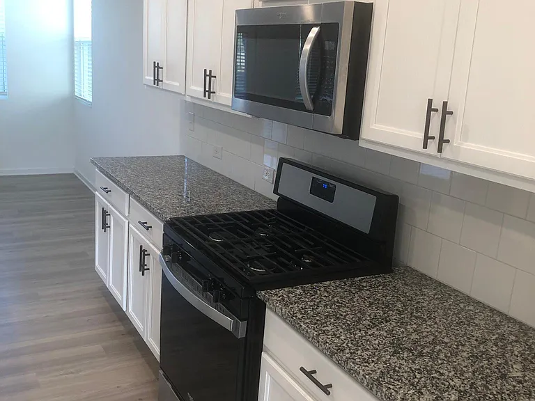 6045 Handley Dr — Photo 3