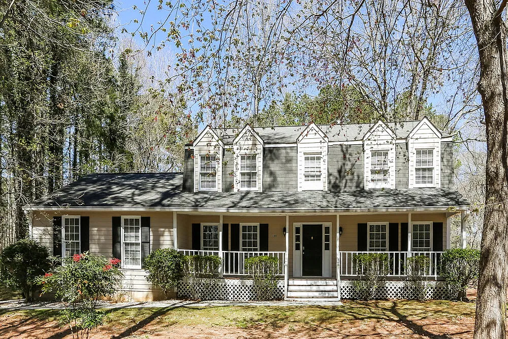 4 bed, 2.5 bath, 2416 sqft, $2,440 — Photo 1