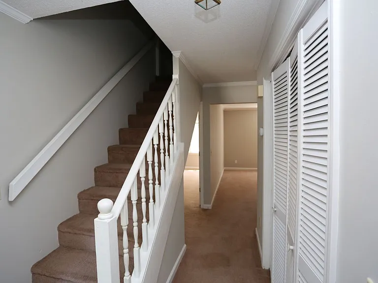 226B Courtney Way — Photo 6