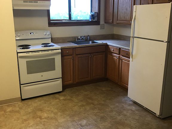 large eat in kitchen