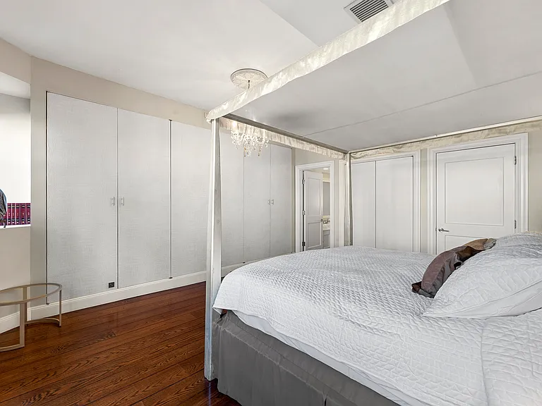 349 E 19th St #2 — Photo 35