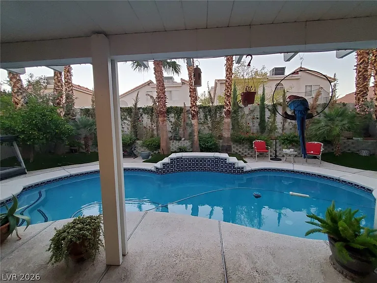 3709 Silver Brook St — Photo 2