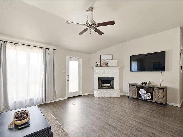 1410 Teal Way — Photo 10