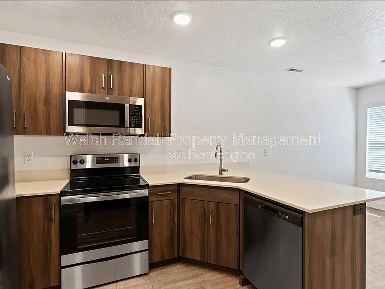1173 W Shady Brook Ln #11 — Photo 8