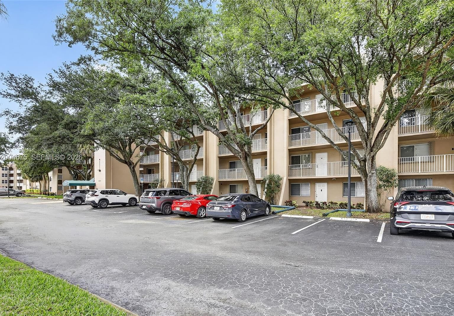9470 Tangerine Pl APT 105