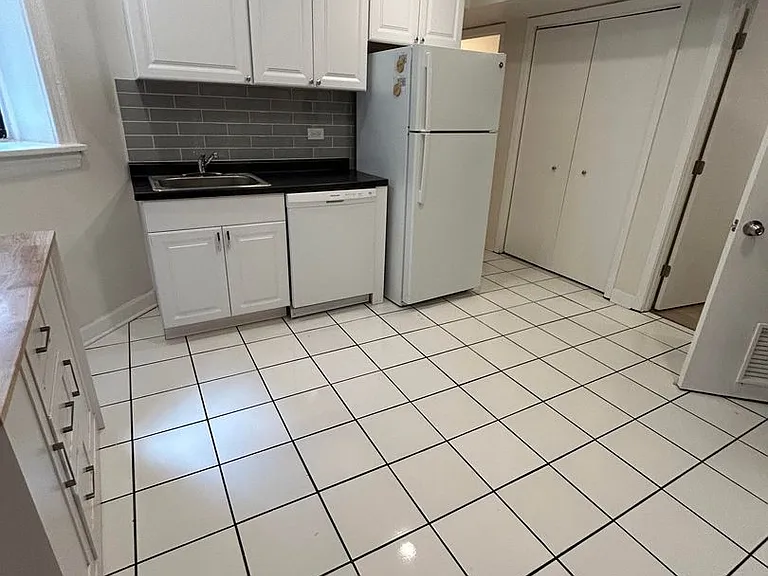725 S Loomis St — Photo 7