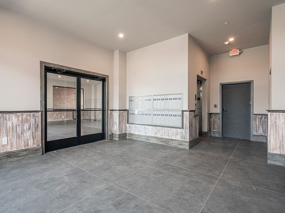 1st image of 2401 Washington Ave #3D