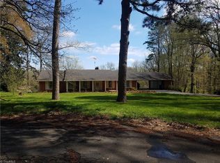 133 E Valley View Rd, Advance, NC 27006