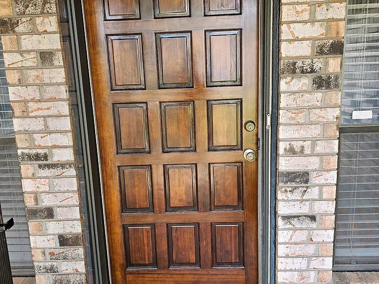 1029 Hunters Glen Cir — Photo 3